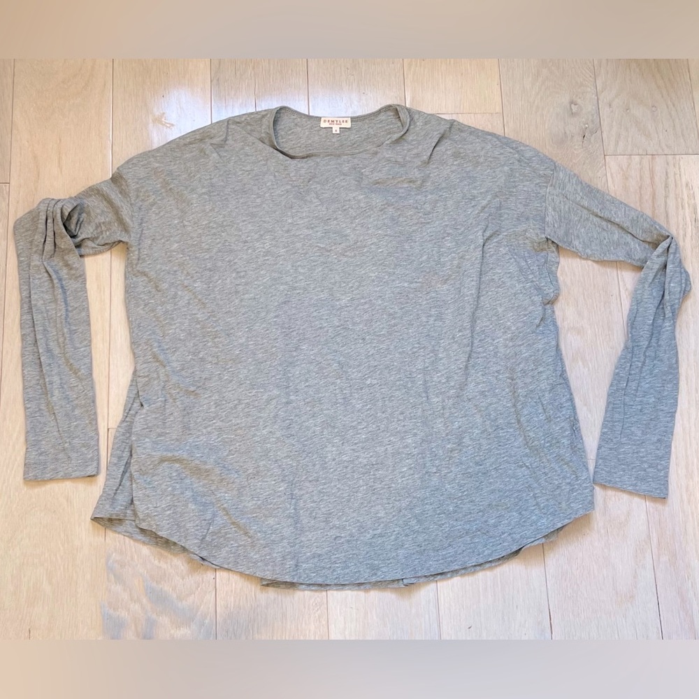 Demlee Pima Cotton Grey Top in size Small